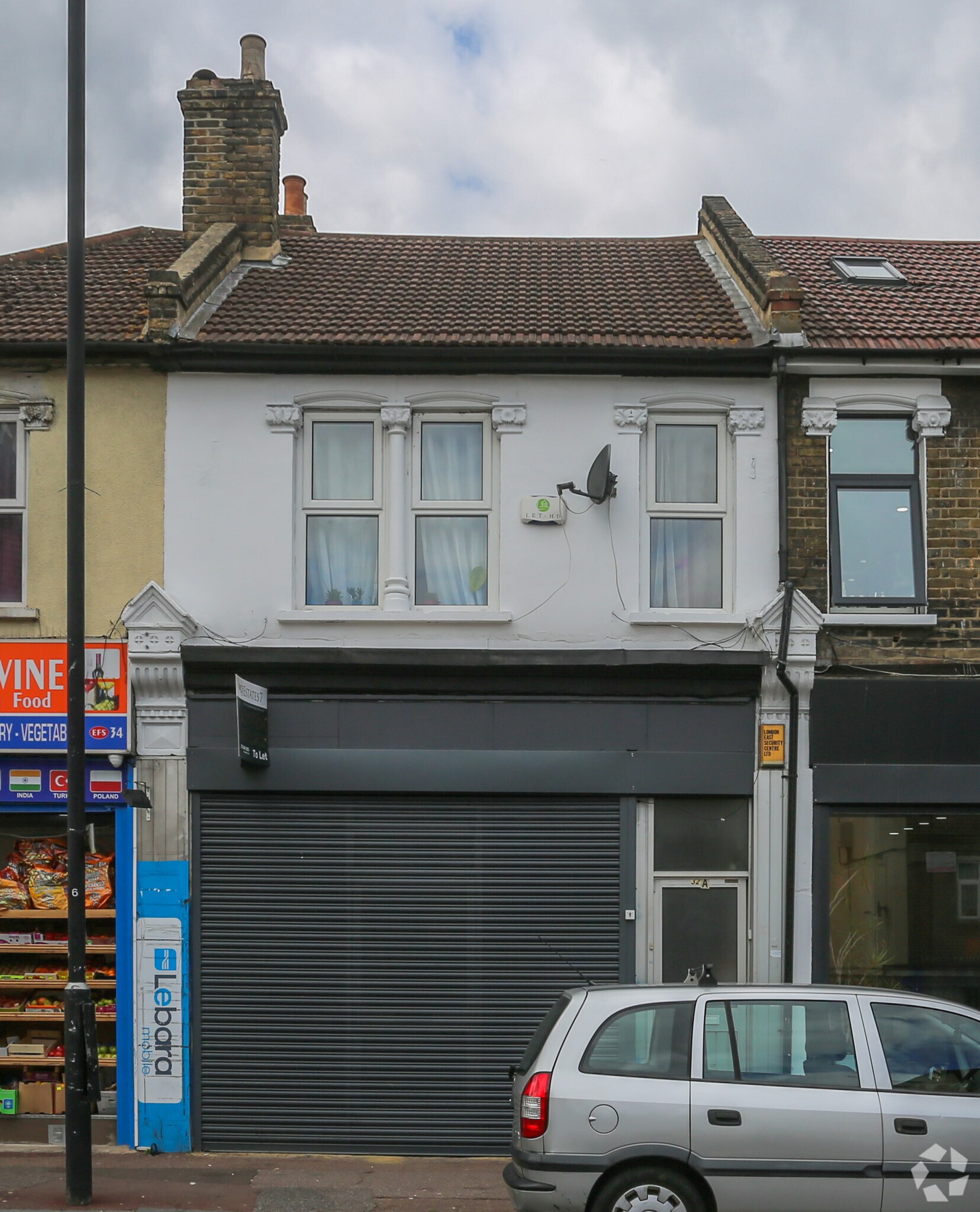 Vicarage Ln, Londres à louer Photo principale– Image 1 sur 4