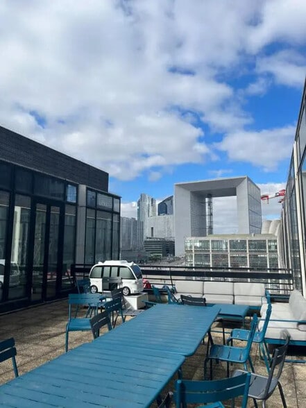 Bureau dans Courbevoie à louer - Photo de l’immeuble – Image 3 sur 20