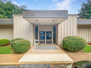 574 Azalea Rd, Mobile, AL à louer Photo intérieure– Image 1 sur 7