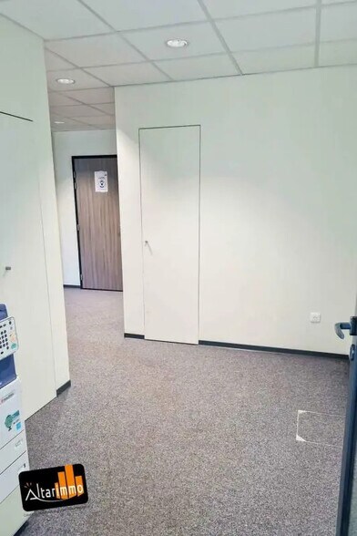 Bureau dans Nogent-le-Phaye à vendre - Photo intérieure – Image 3 sur 5