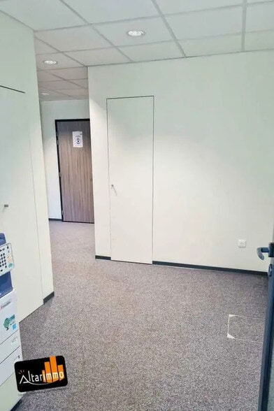 Bureau dans Nogent-le-Phaye à vendre - Photo intérieure – Image 3 sur 5