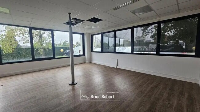 Plus de détails pour Bureau à louer