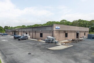 Plus de détails pour 65 Robinson Ave, Patchogue, NY - Industriel/Logistique à louer