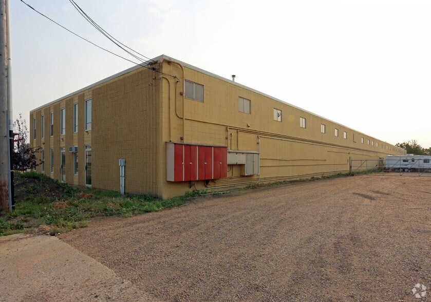 73054/28 and 7400 52nd St portefeuille de 2 biens à vendre sur LoopNet.fr - Photo principale – Image 2 sur 2