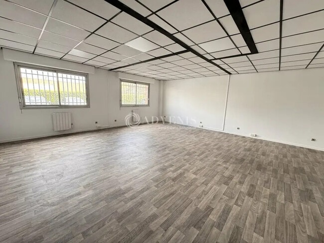 Plus de détails pour Bureau à louer