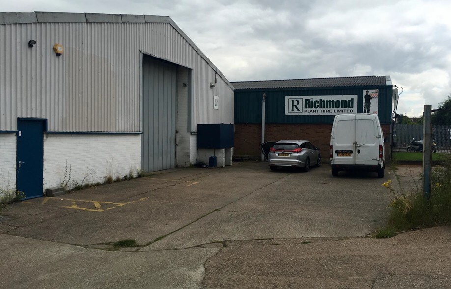 Cross Dr, Nottingham à louer - Photo de l’immeuble – Image 2 sur 9