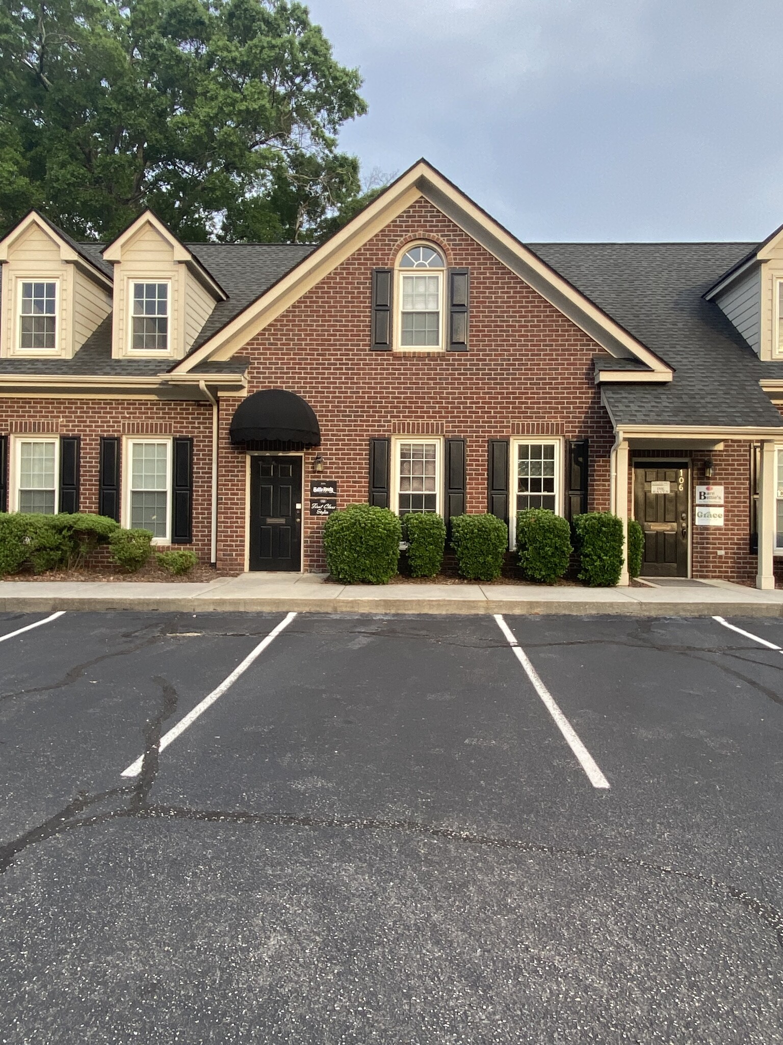 2018 Fort Bragg Rd, Fayetteville, NC à louer Photo de l’immeuble– Image 1 sur 4