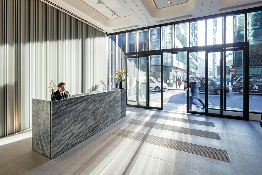 24 Chiswell St, Londres à louer - Photo principale – Image 1 sur 50