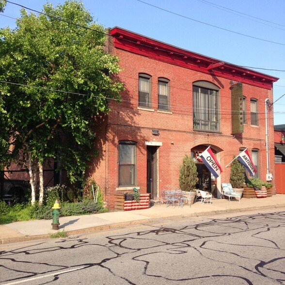 65 Ashburton St, Providence, RI à louer - Photo de l’immeuble – Image 3 sur 21