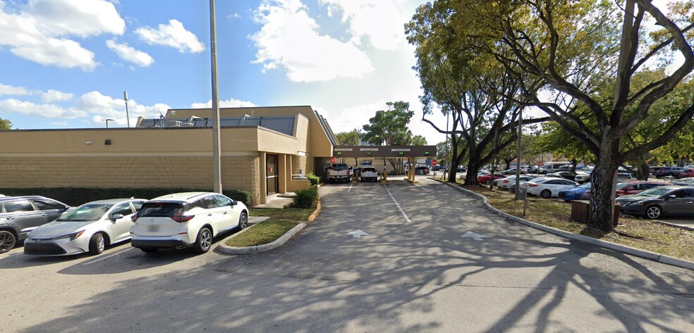 10781 W Flagler St, Miami, FL à vendre - Photo de l’immeuble – Image 2 sur 5