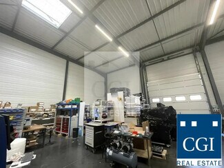 Plus de détails pour Local d'activités à louer