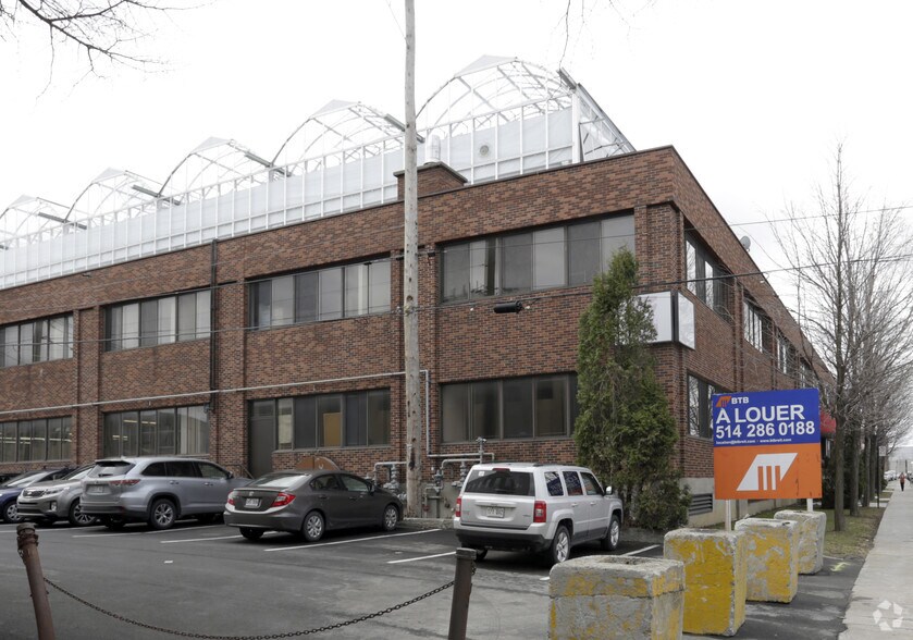 1400-1440 Rue Antonio-Barbeau, Montréal, QC à louer - Photo de l’immeuble – Image 3 sur 16