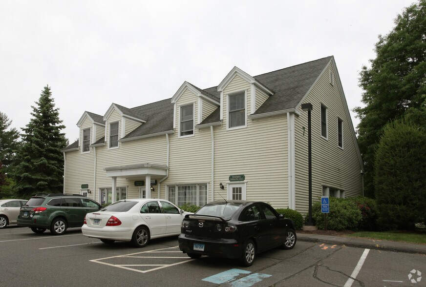 7 Melrose Dr, Farmington, CT à louer - Photo principale – Image 1 sur 2