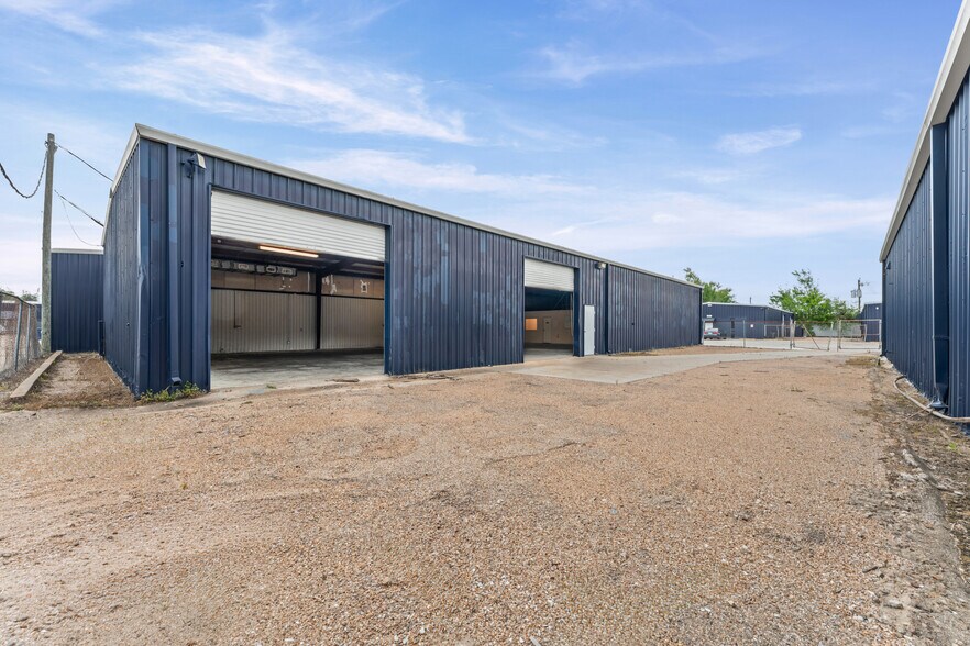 4041 Hollister St, Houston, TX à louer - Photo de l’immeuble – Image 3 sur 8
