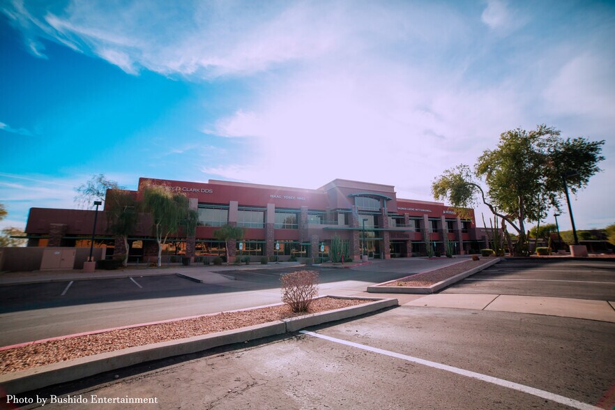 8765 E Bell Rd, Scottsdale, AZ à vendre - Photo de l’immeuble – Image 3 sur 12
