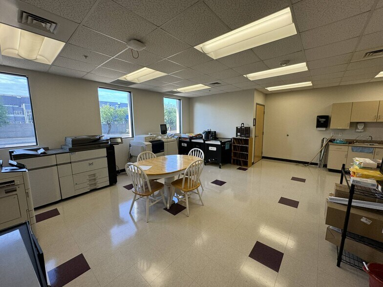 2435 E Pecan Rd, Phoenix, AZ à vendre - Photo de l’immeuble – Image 2 sur 19