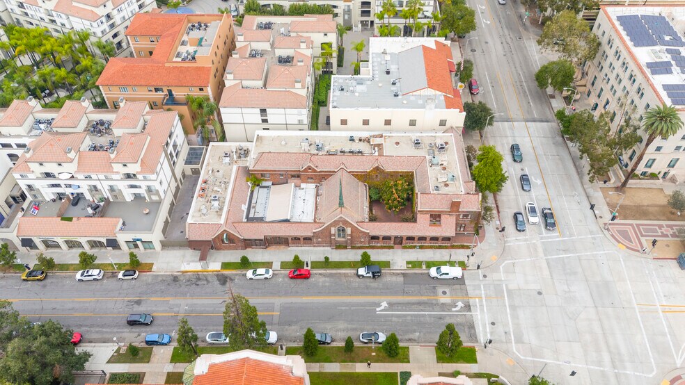 95 N Marengo Ave, Pasadena, CA à vendre - Photo principale – Image 1 sur 8