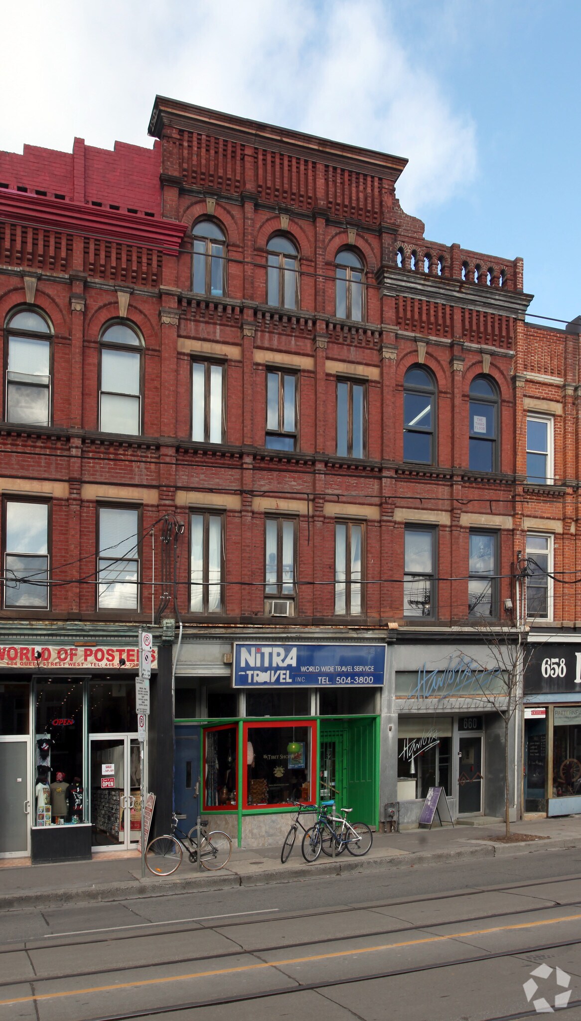 662 Queen St W, Toronto, ON à louer Photo principale– Image 1 sur 3