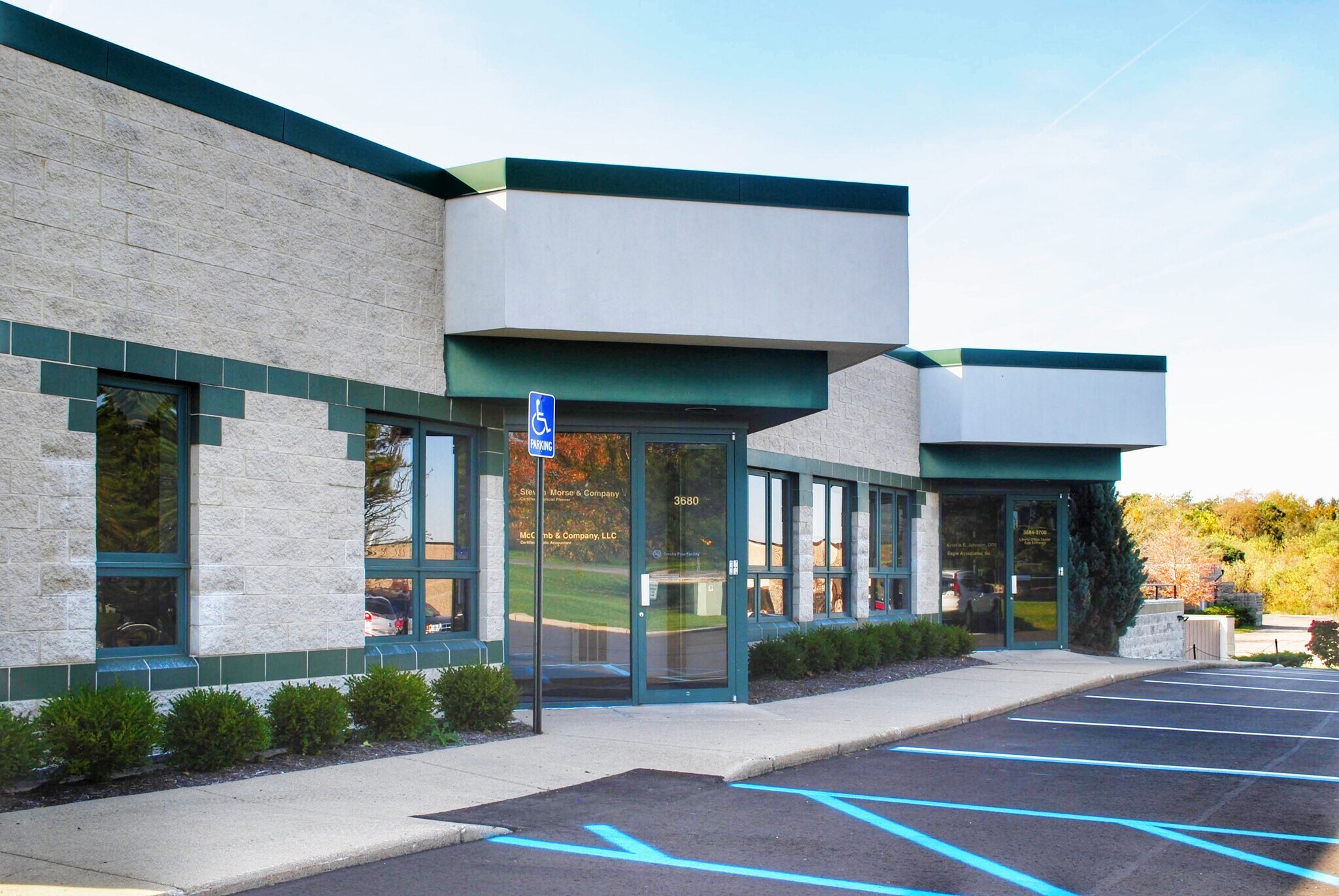 3680-3700 W Liberty Rd, Ann Arbor, MI à louer Photo principale– Image 1 sur 3