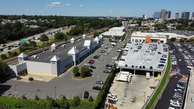 71-110 Nardozzi Pl, New Rochelle, NY à louer Photo de l’immeuble– Image 2 sur 2