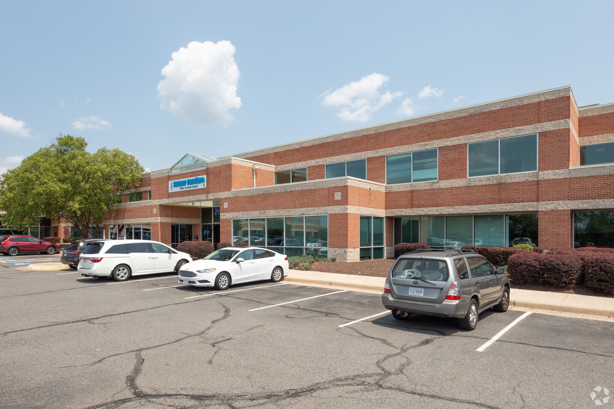 22960 Shaw Rd, Dulles Town Center, VA à louer Photo de l’immeuble– Image 1 sur 3