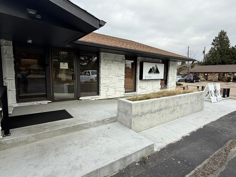2132 N Cole Rd, Boise, ID à louer - Photo de l’immeuble – Image 3 sur 19