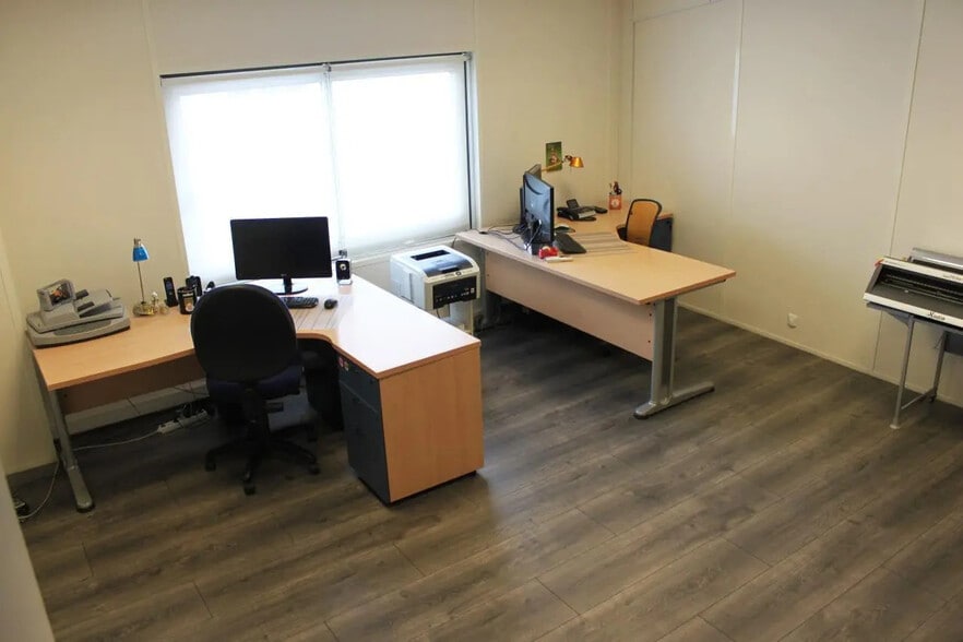 Local d'activités dans Morsang-sur-Orge à vendre - Photo de l’immeuble – Image 2 sur 9