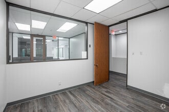 711 W Bay Area Blvd, Webster, TX à louer Photo intérieure– Image 2 sur 6