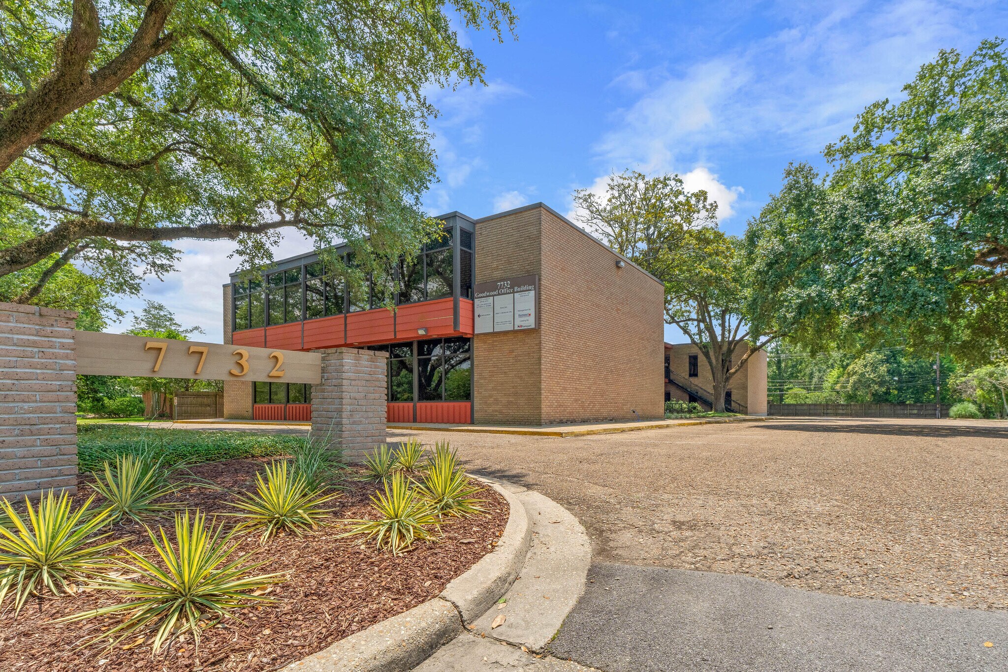 7732 Goodwood Blvd, Baton Rouge, LA à vendre Photo de l’immeuble– Image 1 sur 10