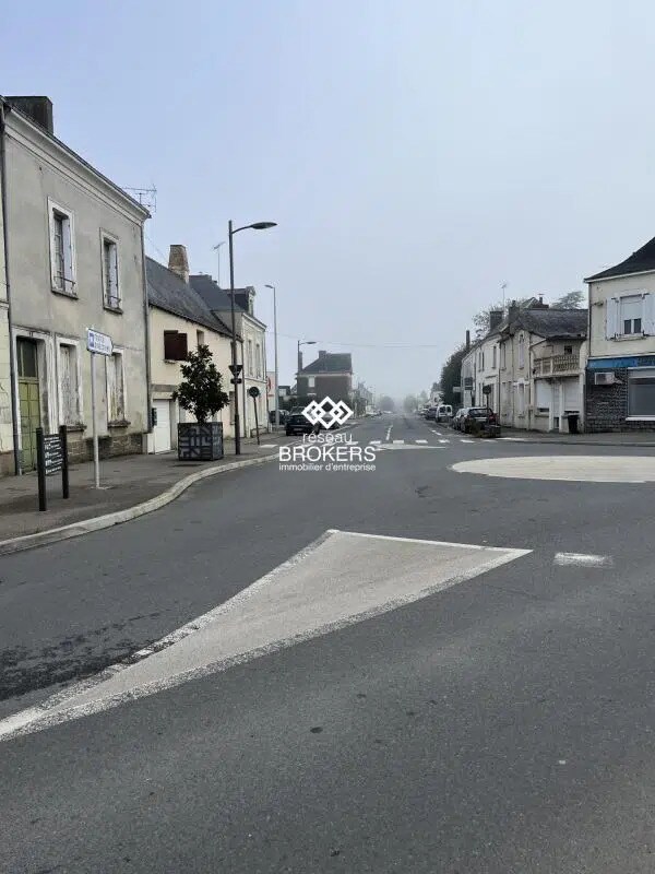 11 Avenue Du General D'Andigne, Segré-en-Anjou Bleu à louer Photo de l’immeuble– Image 1 sur 4
