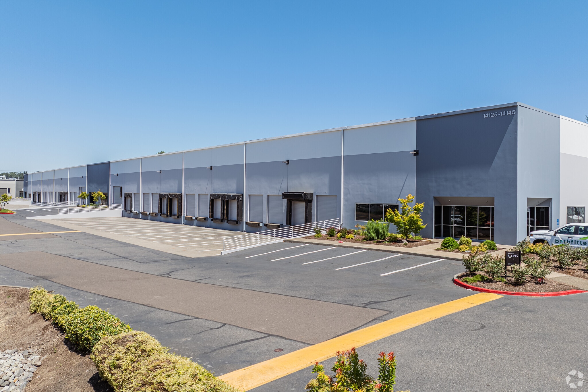 14125-14145 NE Airport Way, Portland, OR à louer Photo principale– Image 1 sur 8