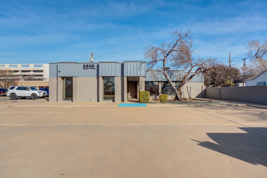 3508 22nd Pl, Lubbock, TX à vendre - Photo de l’immeuble – Image 2 sur 35
