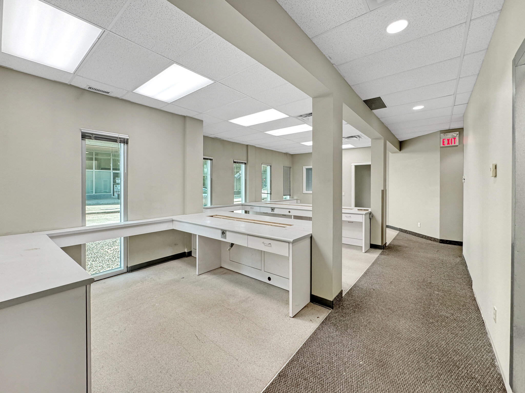 902 9th Ave SW, Calgary, AB à louer Photo intérieure– Image 1 sur 5