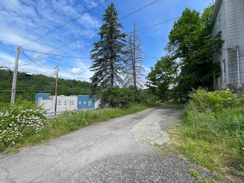 786 Main St, Simpson, PA à vendre - Photo de l’immeuble – Image 3 sur 22
