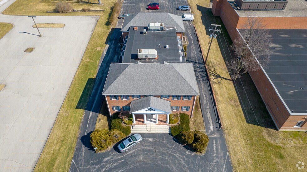 6660 N High St, Columbus, OH à vendre - Photo de l’immeuble – Image 3 sur 27
