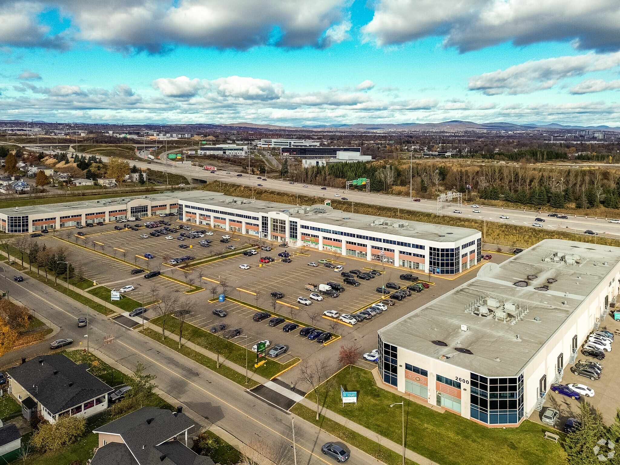 2800 Av Saint-Jean-Baptiste, Québec, QC à louer Photo de l’immeuble– Image 1 sur 13