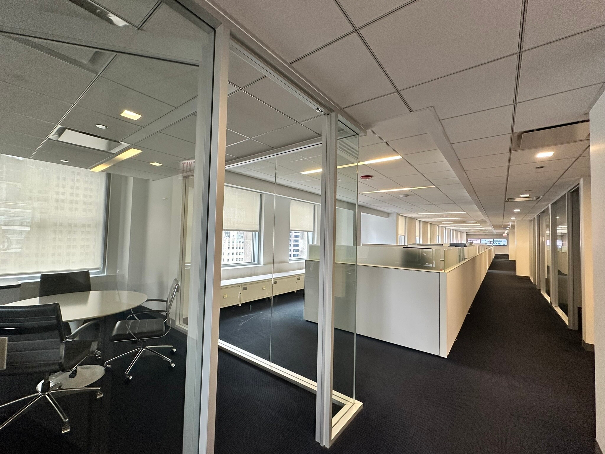 2 N Riverside Plz, Chicago, IL à louer Photo intérieure– Image 1 sur 5