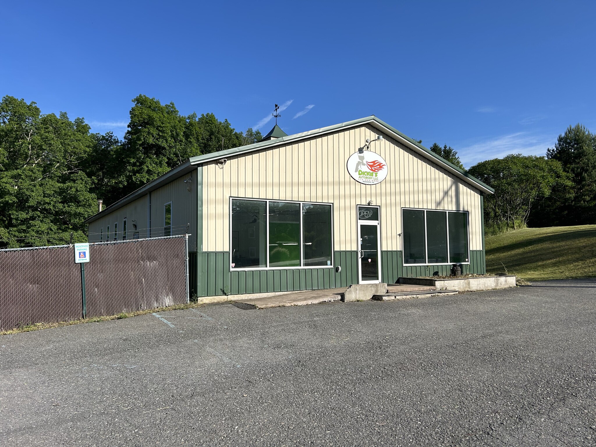 2203 Route 715, Stroudsburg, PA à louer Photo de l’immeuble– Image 1 sur 7