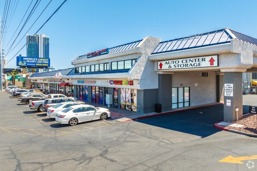4755 W Flamingo Rd, Las Vegas, NV à louer - Photo principale – Image 1 sur 10