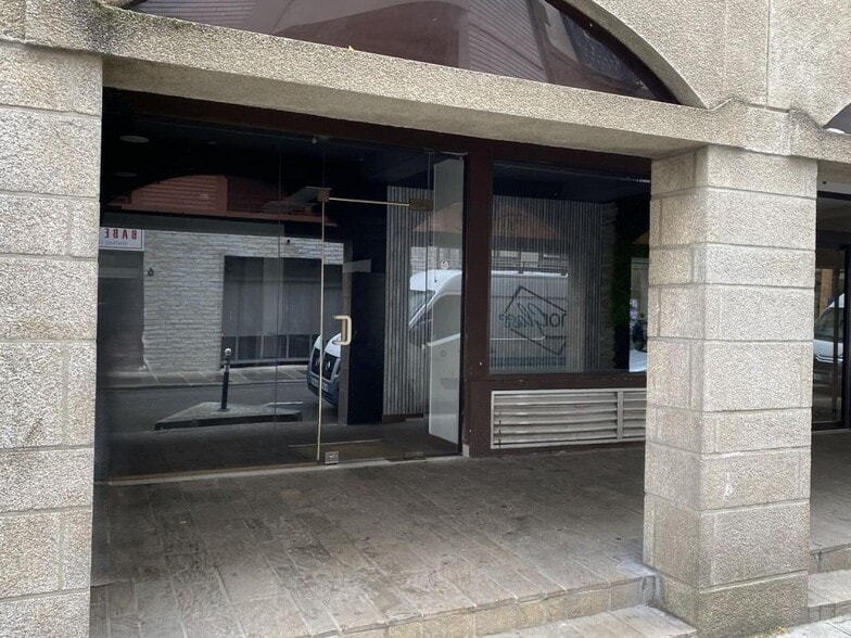 Local commercial dans Rennes à louer - Hall d’entrée – Image 3 sur 4