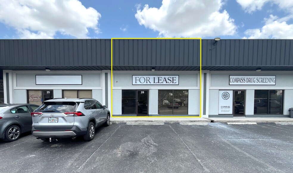 11220 Metro Pky, Fort Myers, FL à louer - Photo de l’immeuble – Image 1 sur 6