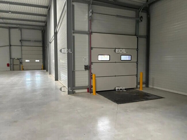 Plus de détails pour Industriel/Logistique à louer