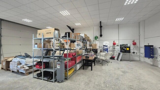 Plus de détails pour Local d’activités à vendre