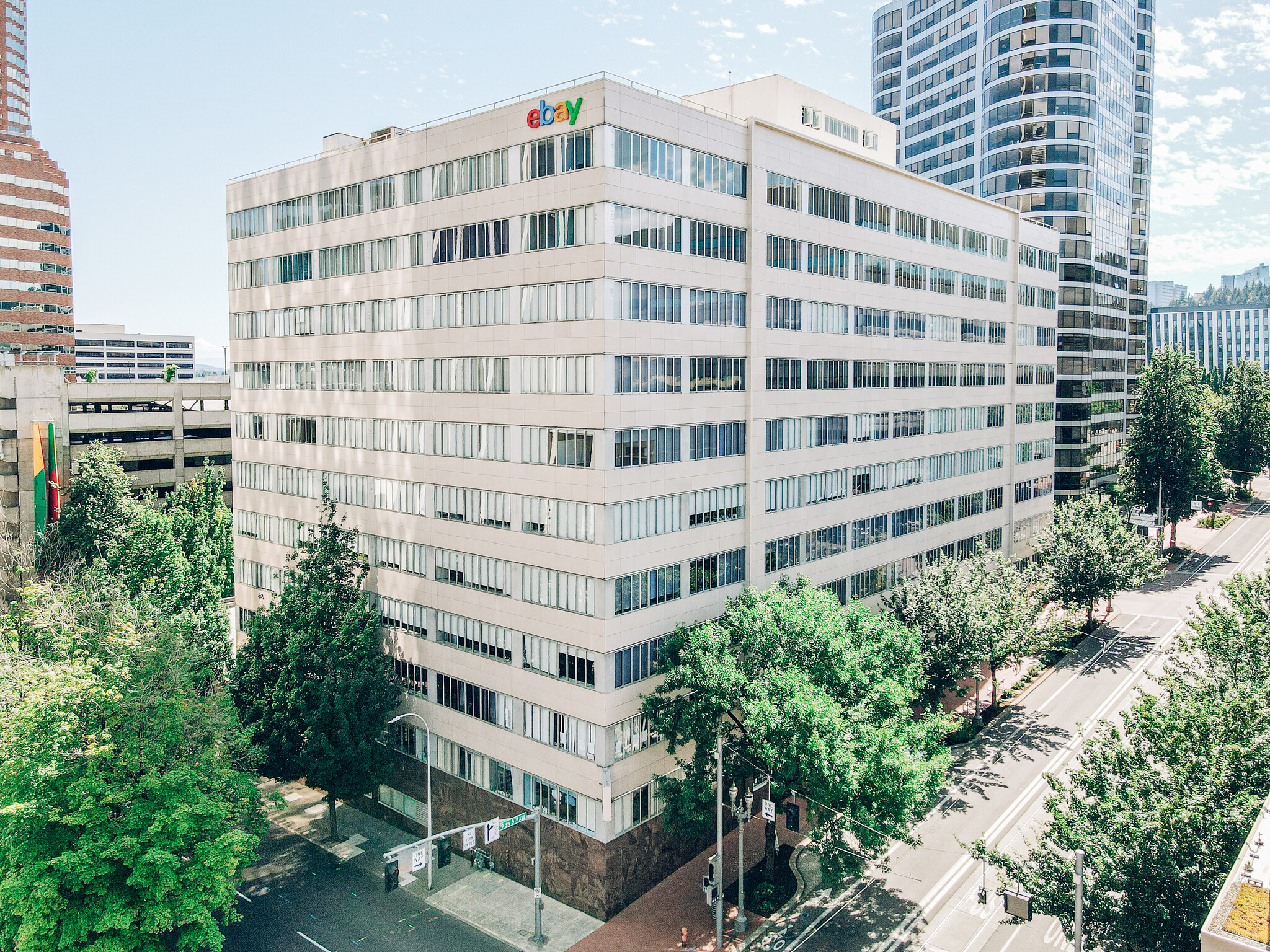 1400-1407 SW 5th Ave, Portland, OR à louer Photo de l’immeuble– Image 1 sur 5