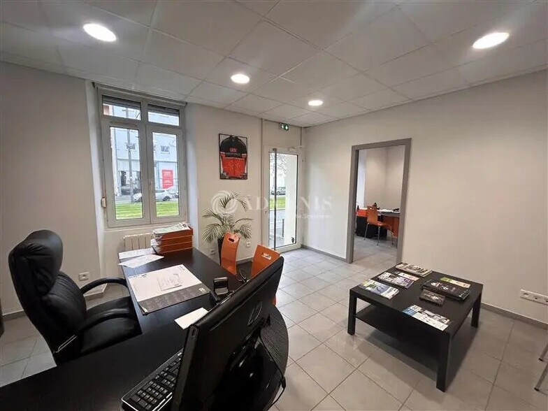 Local commercial dans Le Mans à louer - Photo de l’immeuble – Image 1 sur 5