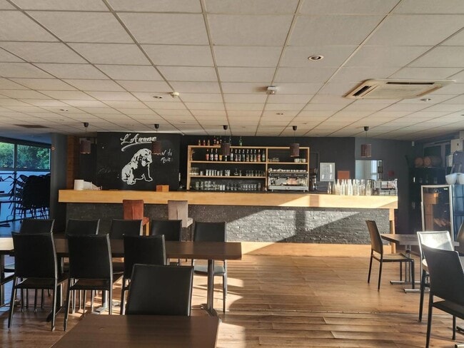 Plus de détails pour Local commercial à louer