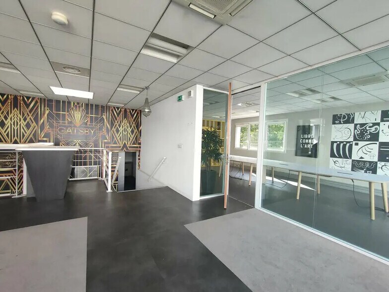 Bureau dans Saint-Cloud à louer - Photo de l’immeuble – Image 3 sur 5