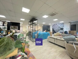 Plus de détails pour Local d'activités à louer