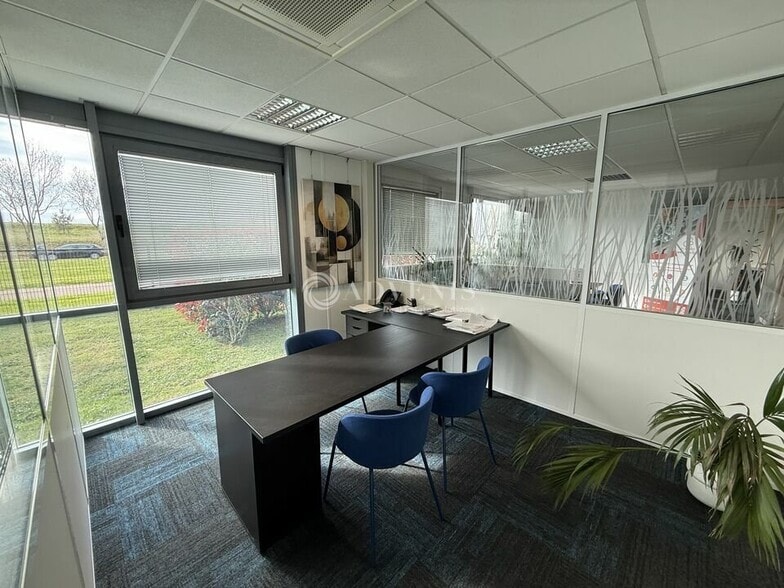 Bureau dans Magny-le-Hongre à louer - Photo intérieure – Image 1 sur 9