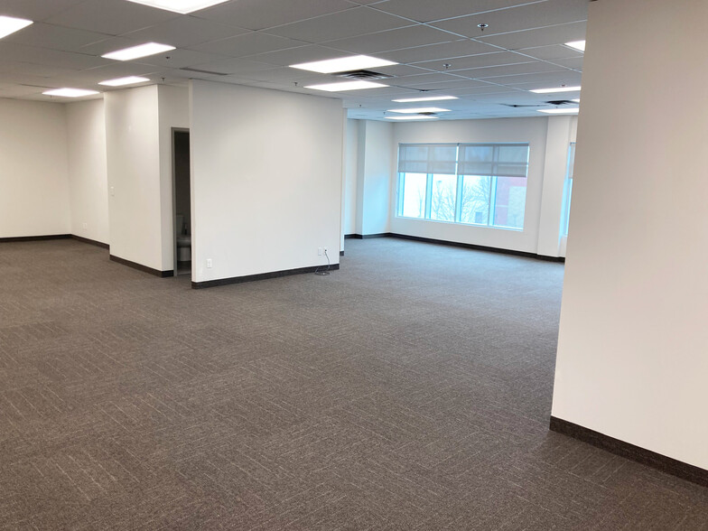 11500 35th St SE, Calgary, AB à louer - Photo intérieure – Image 3 sur 10